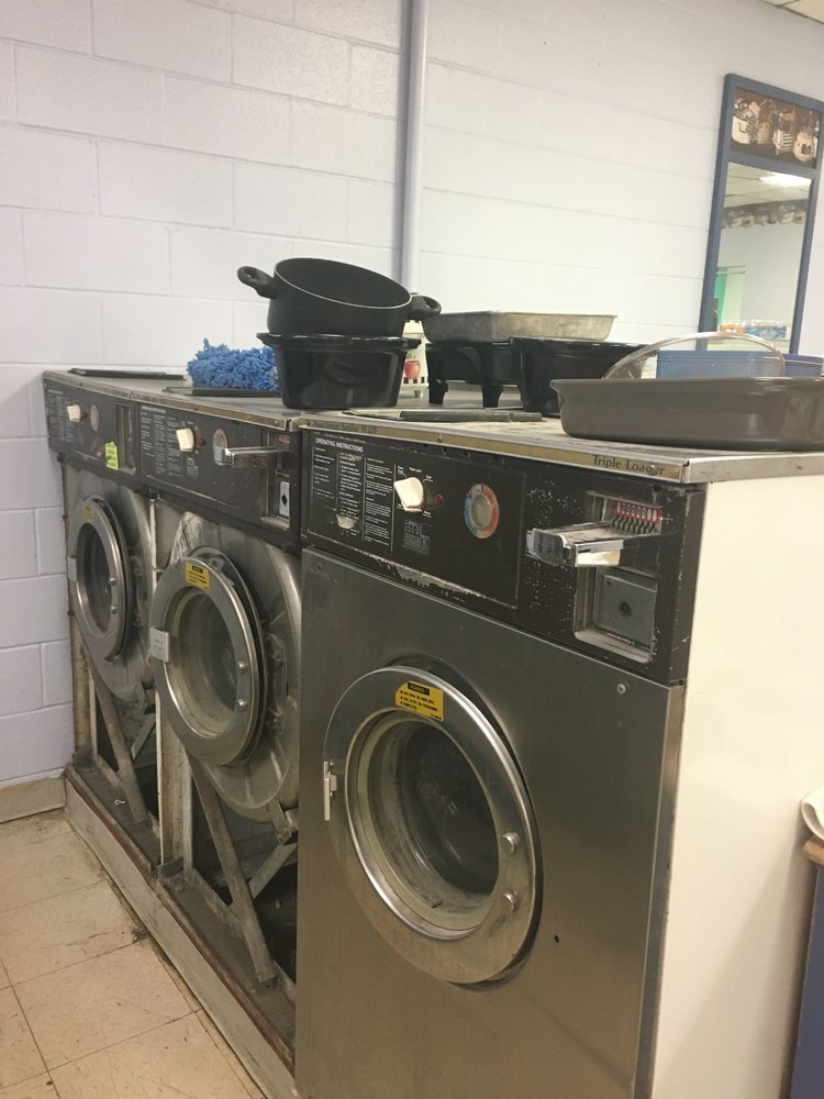 LAKEWAY LAUNDROMAT Updated July 2024 401 W Lakeway Rd, Gillette