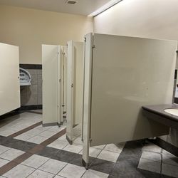 CHI Health Bergan Mercy - Women's restroom in procedure area