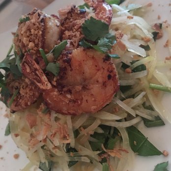 Basilic Vietnamese Grill - Papaya Salad with Shrimp - Vietnamese Near Me - North Miami, Florida Basilic Vietnamese Grill - Papaya Salad with Shrimp - Vietnamese Near Me - North Miami, Florida