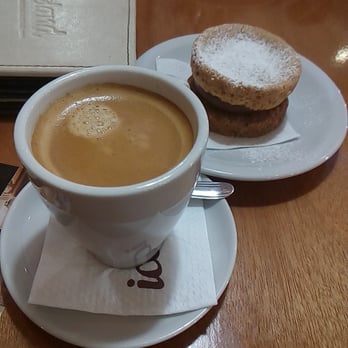 Iceland - El mejor alfajor! - Ice Cream & Frozen Yogurt Near Me - Buenos Aires, C Iceland - El mejor alfajor! - Ice Cream & Frozen Yogurt Near Me - Buenos Aires, C