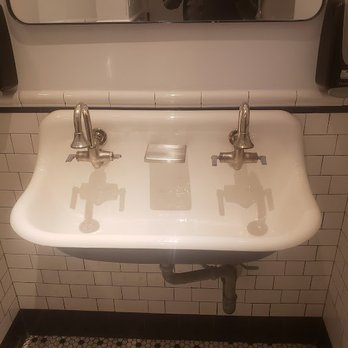 Nisi Estiatorio - Greek Near Me - Astoria, New York