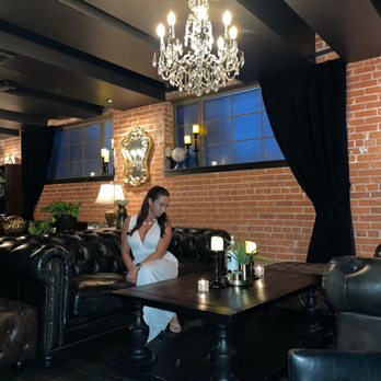 Highball - Lounge room - Cocktail Bars Near Me - Phoenix, Arizona