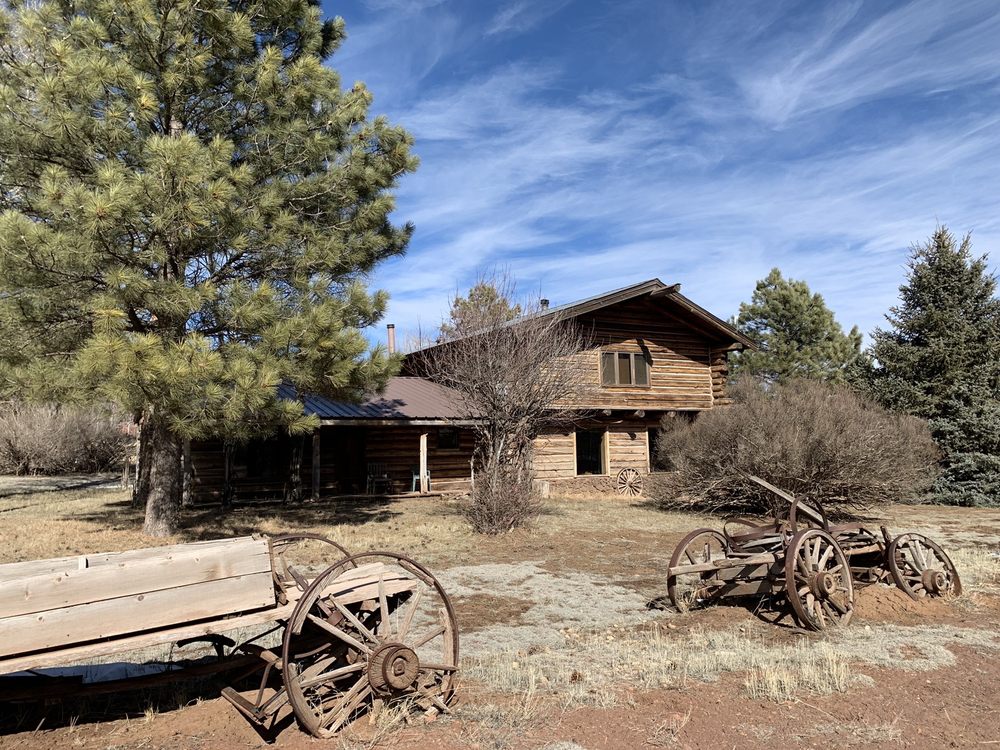 Historic Hitchin' Post Stables, Flagstaff Roadtrippers