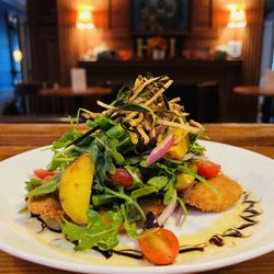 The Hidden Inn - Crispy chicken nicoise