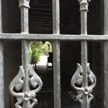 Livery Tours - Haunted courtyard - Historical Tours Near Me - New Orleans, Louisiana
