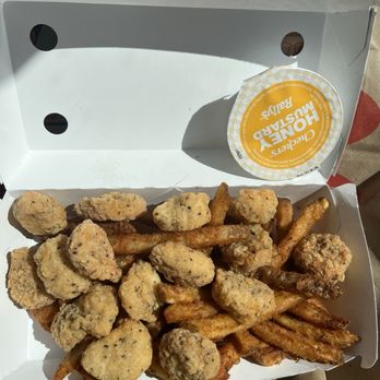 Rally's - Chicken Bites & Fries Box - Burgers Near Me - Los Banos, California