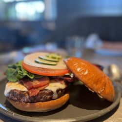 Adrestia - Waugu burger - yum