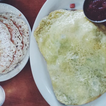 Eggs 'n Things - Omelet with a Macadamia nut pancake upgrade - Breakfast & Brunch Near Me - Honolulu, Hawaii