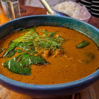 Talat Market - Chicken Red Curry. $35. Shiitake, sweet potatoes, Thai basil, jasmine rice. - Thai Near Me - Atlanta, Georgia Talat Market - Chicken Red Curry. $35. Shiitake, sweet potatoes, Thai basil, jasmine rice. - Thai Near Me - Atlanta, Georgia