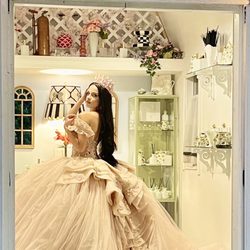 Yaily Photography - Quinceañera photoshoot at Casa Ylang Ylang  perfumery