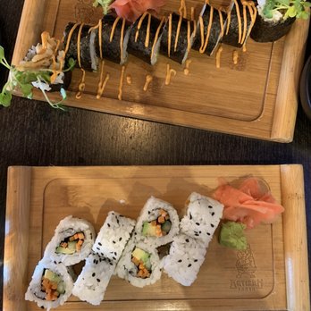 Artisan Ramen - Vegan Roll (Vegan and Gluten Free) - Asian Fusion Near Me - Milwaukee, Wisconsin
