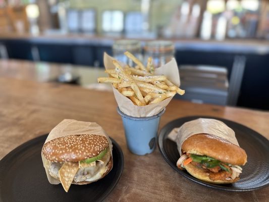 Roam Artisan Burgers by null