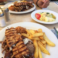 Restaurant Rhodos - Korfuteller und Ouzoteller Ende Mai 2017