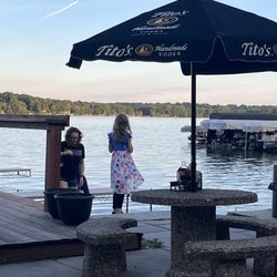 Christy's Landing - Outside seating and docks with access to Lake Waubesa