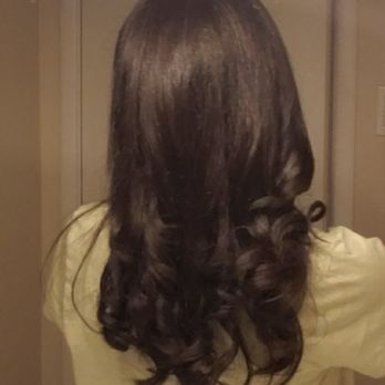 Drybar - Asked for a cosmo thai from their look book and this looks nothing like what I saw in the book. - Blow Dry/Out Services Near Me - San Francisco, California Drybar - Asked for a cosmo thai from their look book and this looks nothing like what I saw in the book. - Blow Dry/Out Services Near Me - San Francisco, California