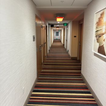Courtyard by Marriott Santa Monica - Hallway to the rooms - Hotels Near Me - Santa Monica, California
