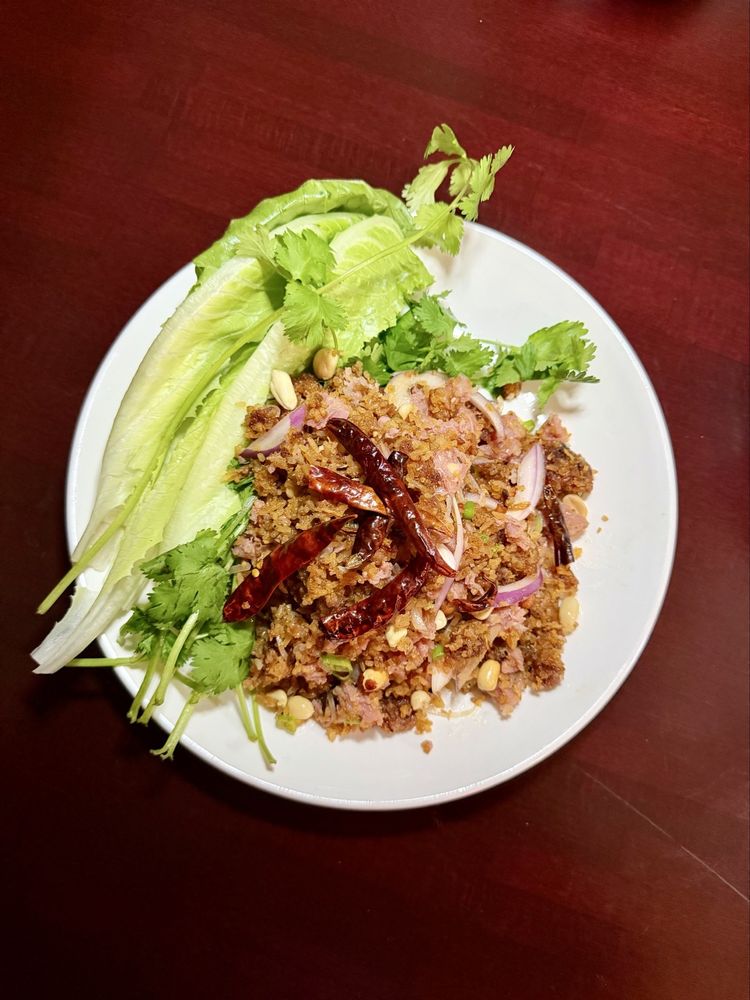 Mo Thai and Sushi Bar Logo