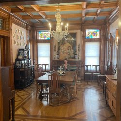 Shakespeare Chateau Inn Bed & Breakfast - Dinning room where Isobel served our breakfast