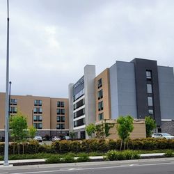 SpringHill Suites by Marriott San Jose Fremont - View from Fremont Blvd