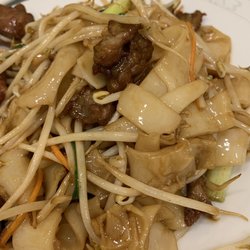 Yue Huang - Beef chow fun