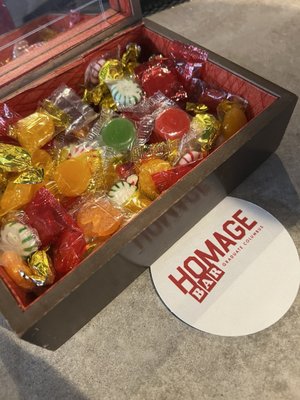 Homage Bar by null