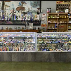 Twisted Smoke Shop - San Juan