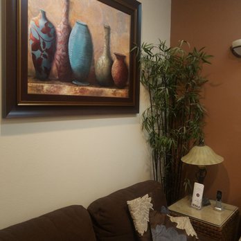 Cielo Mio Spa Salon &  Wellness - Nice cool waiting area... beautiful clear bowls for your feet - Hair Salons Near Me - La Verne, California