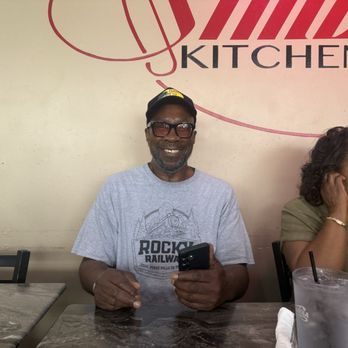 Simone's Kitchen And Cocktails - Happy diners - Chicken Wings Near Me - Birmingham, Alabama Simone's Kitchen And Cocktails - Happy diners - Chicken Wings Near Me - Birmingham, Alabama