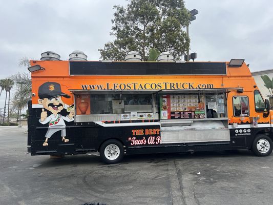 Leo's Tacos Truck by null
