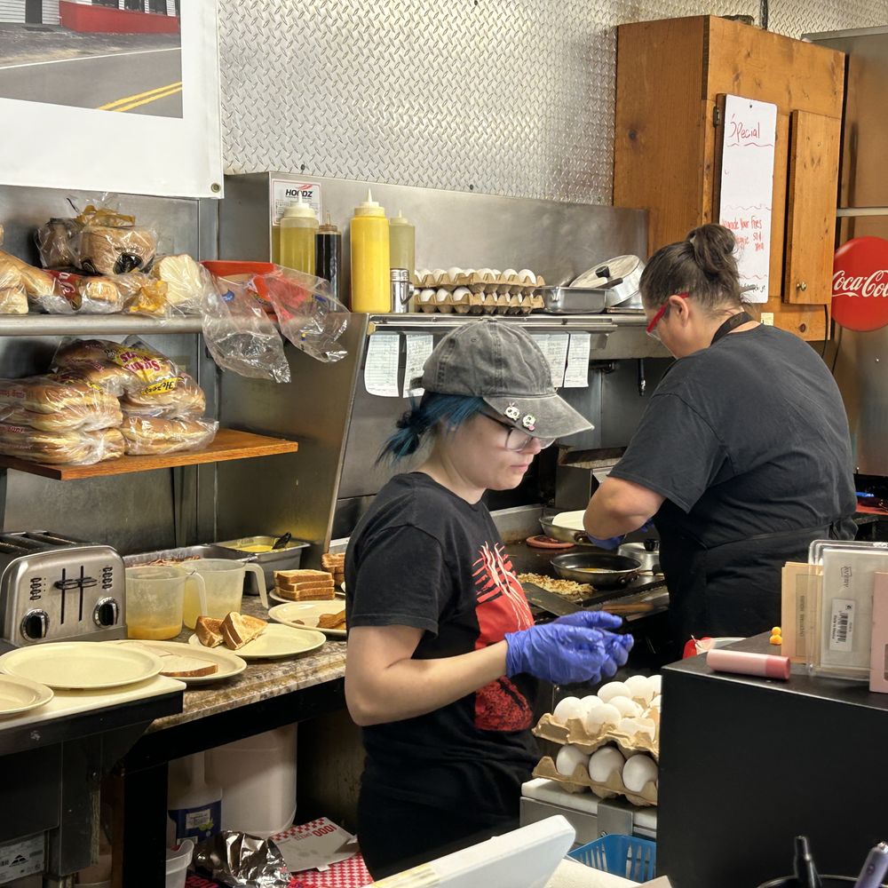 Cliffside Diner - American Near Me - Frankfort, Kentucky