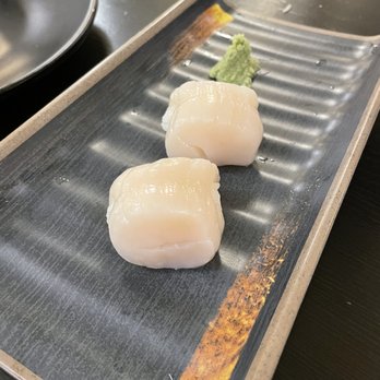 Itto Sushi - Hotate nigiri - Sushi Bars Near Me - Midvale, Utah