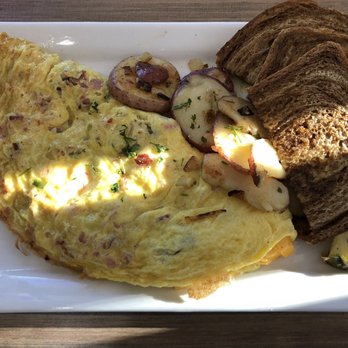 @ The Diner - Western omelette with added mushrooms. A pretty small side of potatoes. - Breakfast & Brunch Near Me - Orlando, Florida @ The Diner - Western omelette with added mushrooms. A pretty small side of potatoes. - Breakfast & Brunch Near Me - Orlando, Florida