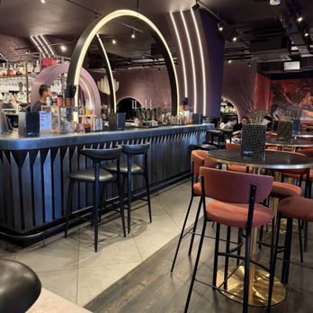 The Alchemist - Restaurants Near Me - London, XGL The Alchemist - Restaurants Near Me - London, XGL