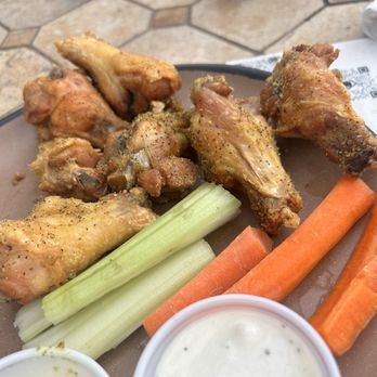 The Tipsy Oak - Lemon Pepper Wings - Gastropubs Near Me - Arlington, Texas The Tipsy Oak - Lemon Pepper Wings - Gastropubs Near Me - Arlington, Texas