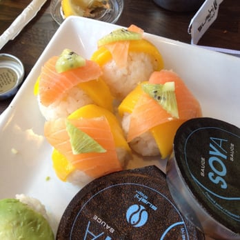 Sushi-Shop Bromont - Saumon Tropical - Sushi Bars Near Me - Bromont, Quebec Sushi-Shop Bromont - Saumon Tropical - Sushi Bars Near Me - Bromont, Quebec