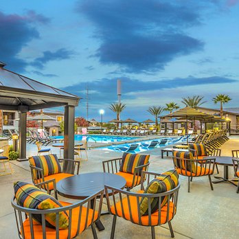 Domain Apartments - Outdoor dining & barbecue area - Apartments Near Me - Henderson, Nevada Domain Apartments - Outdoor dining & barbecue area - Apartments Near Me - Henderson, Nevada