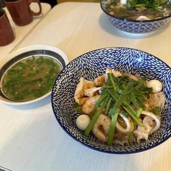 Khuu Bistro - Phnom Penh dry noodles - Vietnamese Near Me - Reseda, California