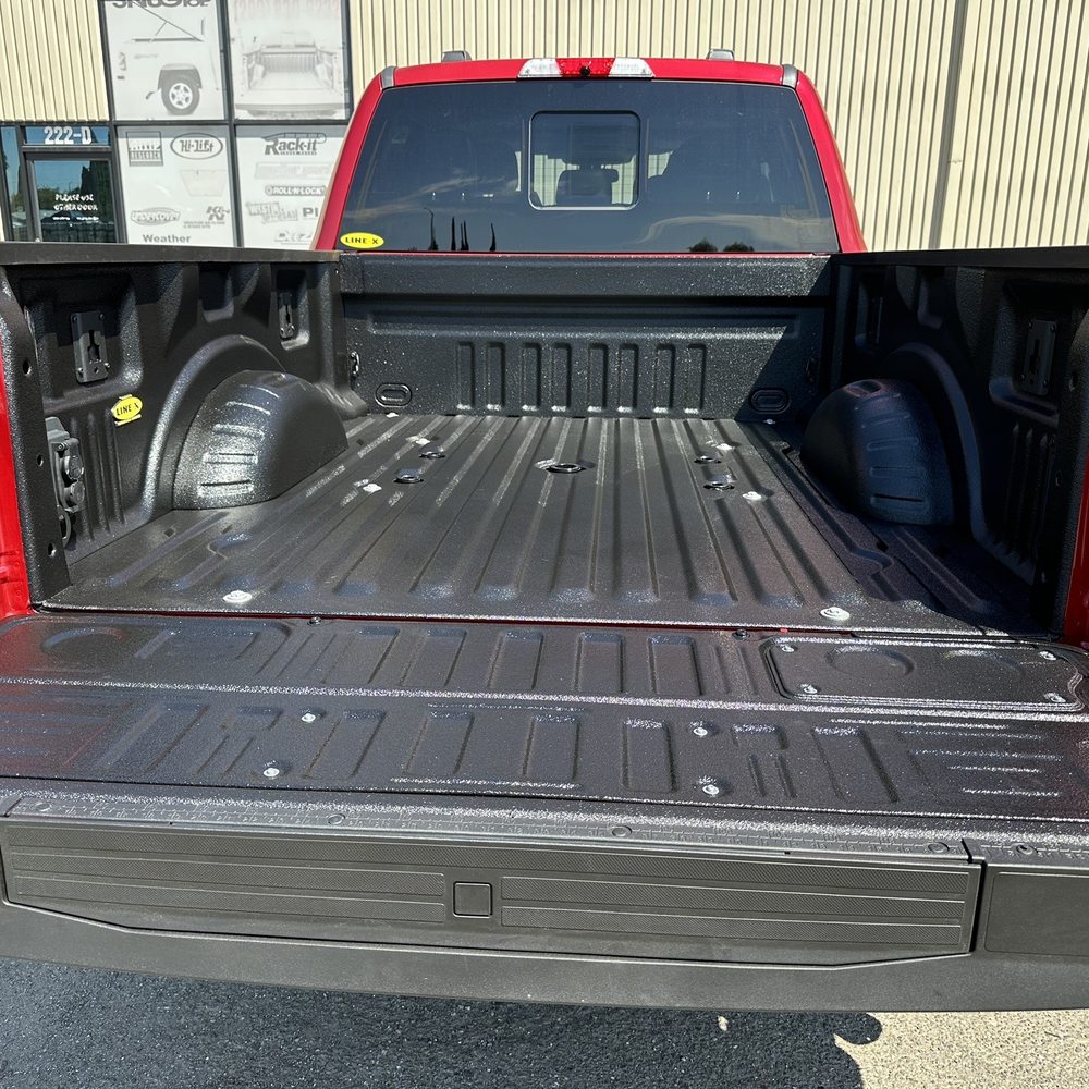 F-350 Super Duty Short Bed Line-X Premium