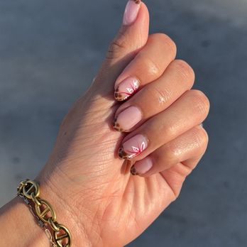 V's Nails Spa - Nail Salons Near Me - Irvine, California