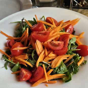 Riviera Ristorante - Our excellent mixed salad, which we split. - Italian Near Me - Venezia, VE