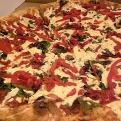 Stobie's Pizza - Large vegan pizza w/ sun-dried tomatoes, roasted red peppers, spinach & daiya 'cheese'. $21 delivered using Sunday night special (July '15).