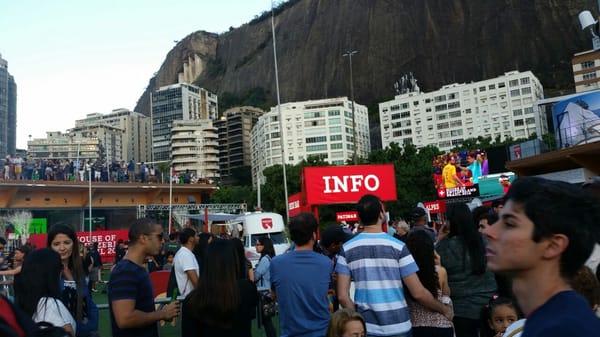 Rodrigo de Freitas Lagoon by null