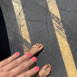 Kim's Beauty Salon - Gel manicure and regular pedicure