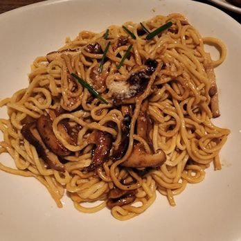 Yard House - Shiitake Garlic Noodles - Bars Near Me - Hallandale Beach, Florida
