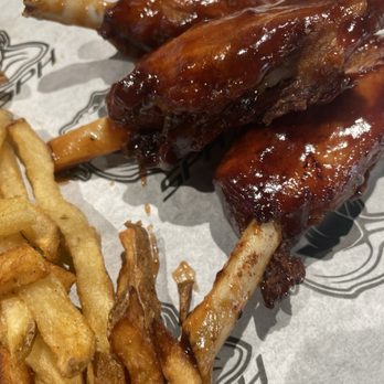 Shakers Public House - BBQ Pork Wings - Bars Near Me - Worthington, Ohio