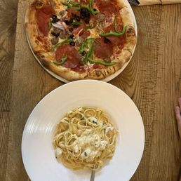 THE WORKS PIZZA GARLIC CREAM FETTUCCINE