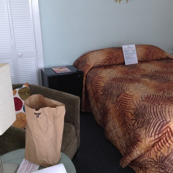 The Grand Guesthouse - Queen-size beds in every room - Bed & Breakfast Near Me - Key West, Florida