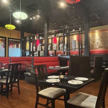 New Hong Kong House - Dining area - Chinese Near Me - Pensacola, Florida New Hong Kong House - Dining area - Chinese Near Me - Pensacola, Florida