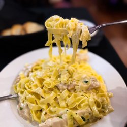 Di Lisio's - Fettuccine Alfredo add chicken