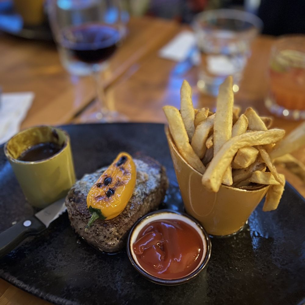 Skydome Restaurant - Filet mignon - Lounges Near Me - Arlington, Virginia
